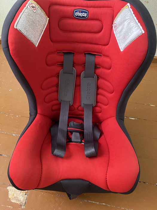 Продам авто кресло chicco