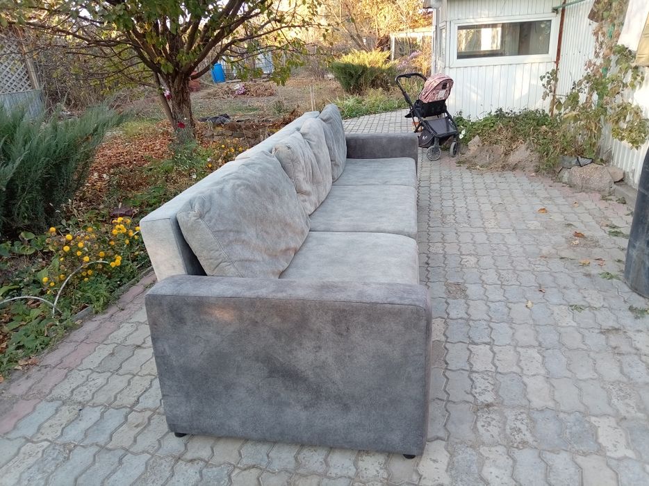 Продам диван срочно
