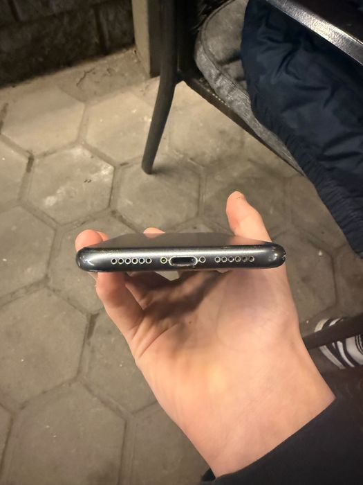 11 iphone 128.