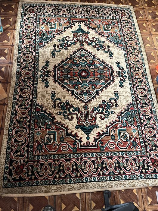 Продам ковер в восточном стиле 2,3*1,5