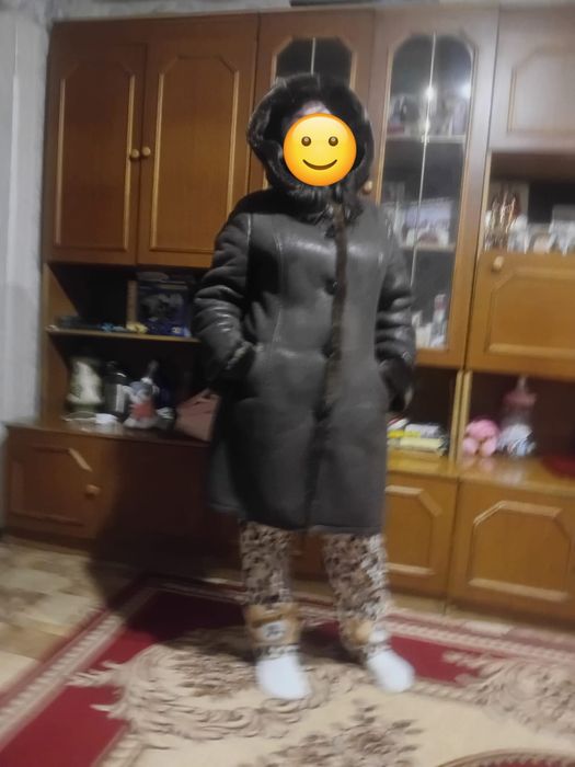 Продам дублёнку . Очень теплая . Носили мало .