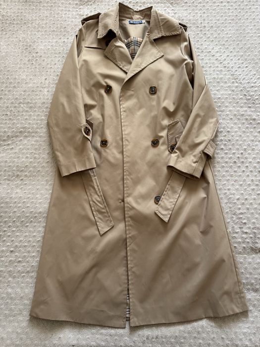 Базовый тренч в идеальном состоянии