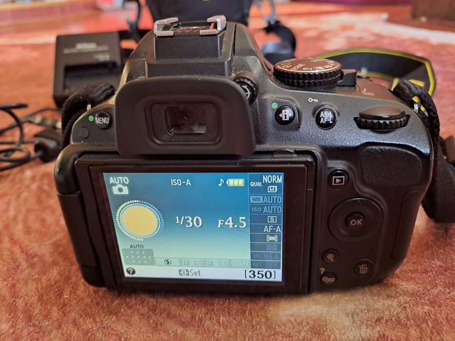 Фотоапарат Nikon D5100 + AF-S NIKKOR 18-55mm + Чанта