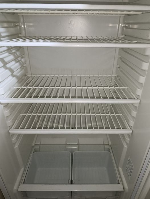 Продаю холодильник INDESIT NTA16R