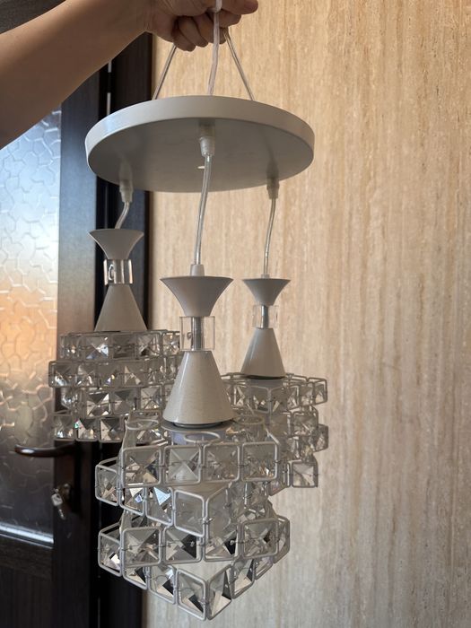 Продам красивую люстру