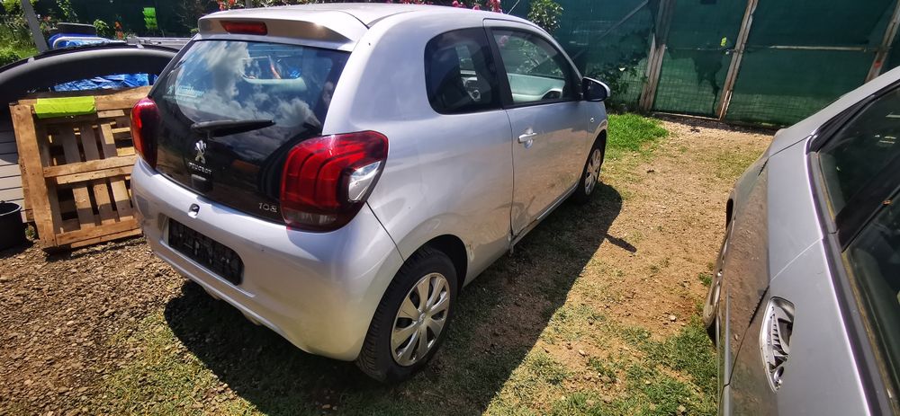 Bara fata peugeot 108  far stanga dreapta faruri