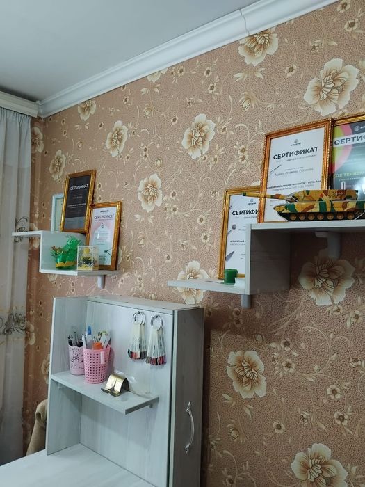 Продаётся комплект мебели для маникюра!