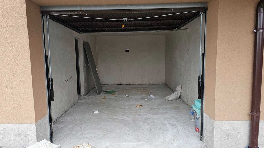 Продава се Тристаен апартамент в Пловдив, Остромила - 120 кв.м за 1125 €/кв.м - Снимка #10