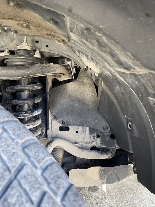 Подкрылок Защита двигателя  прадо Runner …