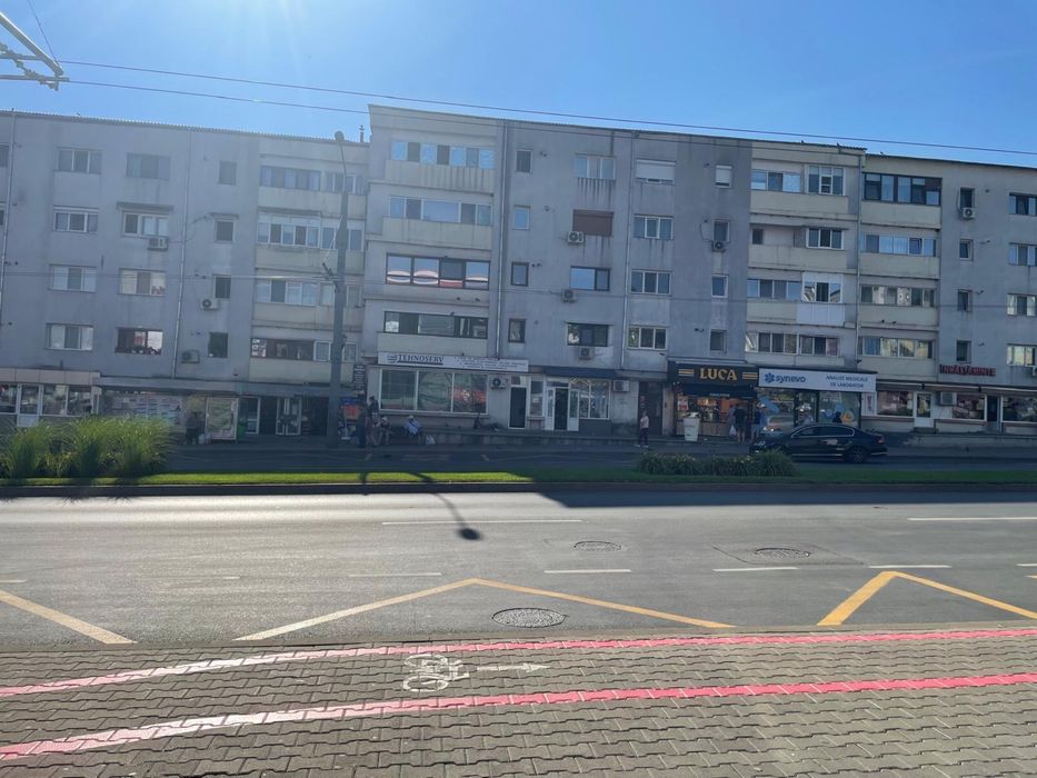 Inchiriez spatii comercial