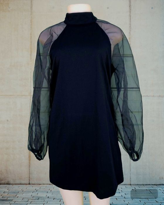 Rochie neagra cu mâneci bufante din voal  se leagă fundă la spate