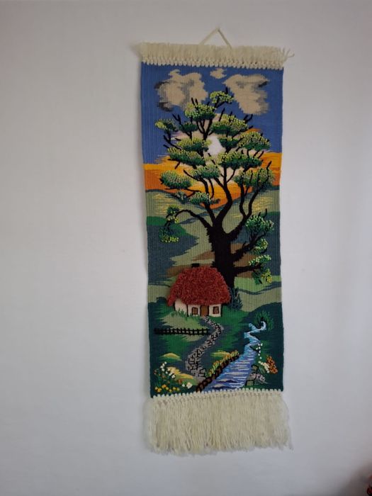 Tapiterie / carpete de perete din lana de vanzare