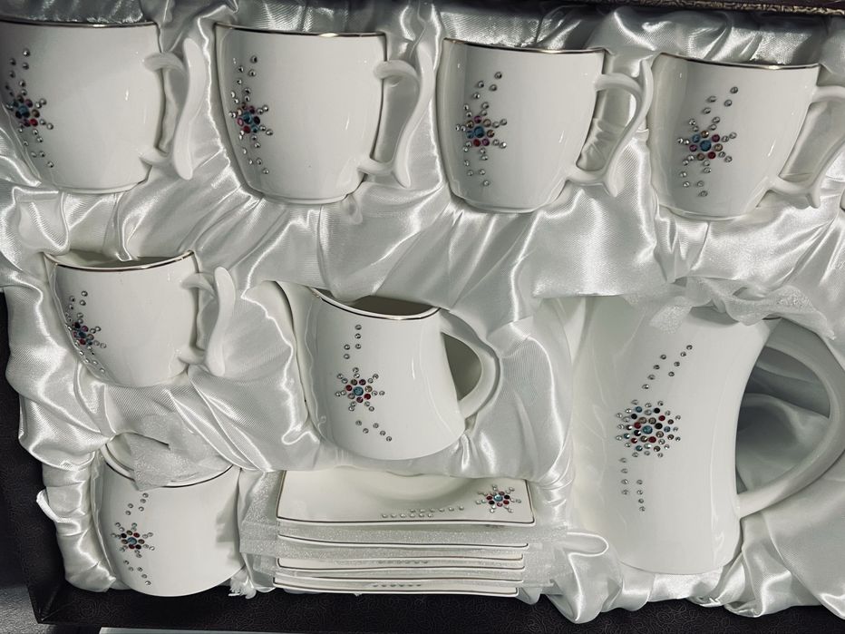 Фарфоровый Чайный сервиз. Новый