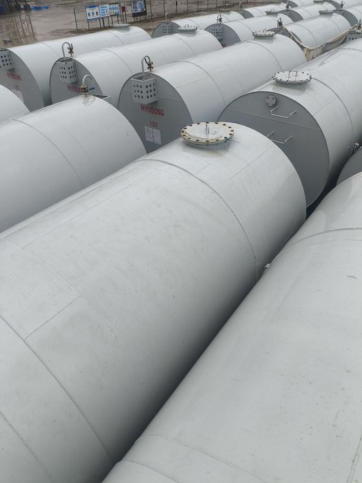 Контейнеры морские в ассортименте