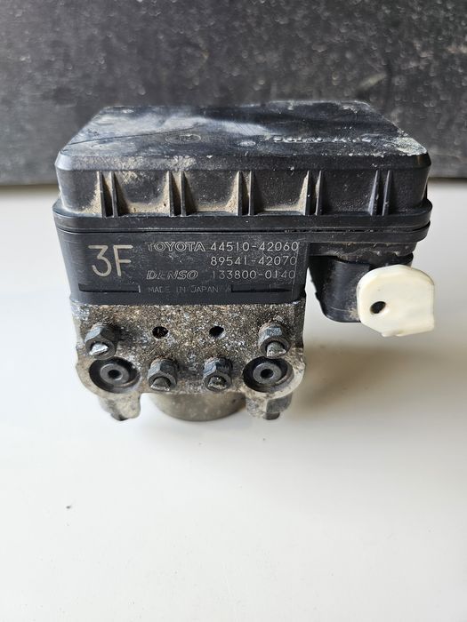 pompa abs toyota rav4 2000-2006 xa20