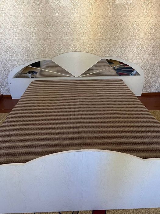 диван и тримо комплект продается