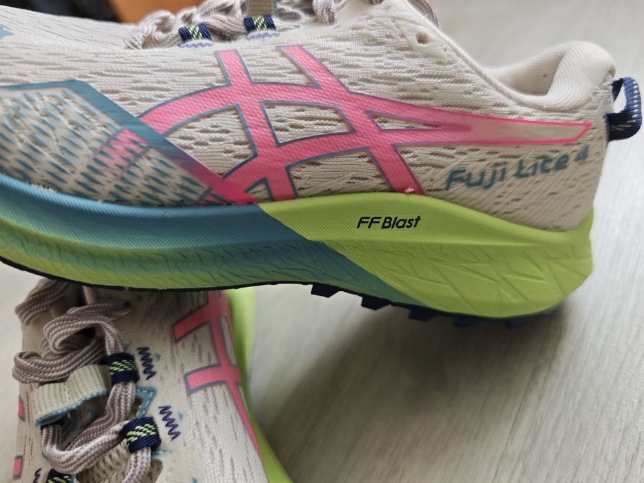 Маратонки ASICS Fuji Lite 4