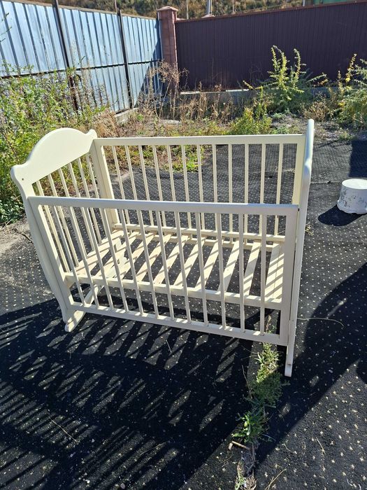 Манеж детский. Б.у. Состояние среднее.