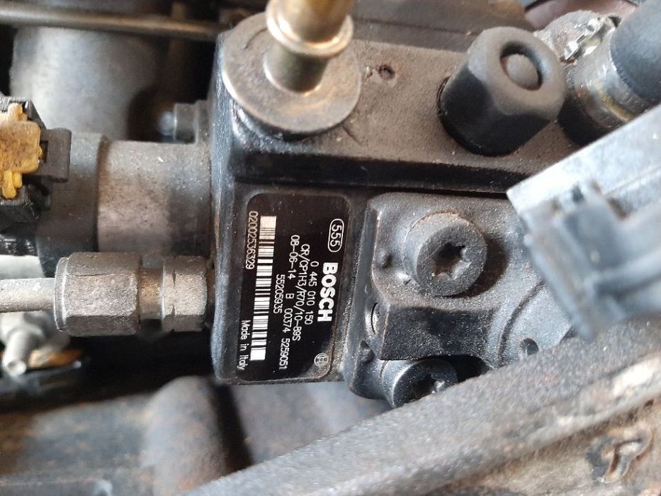 pompa inalta 1.9 d  fiat croma doblo bravo 2 stilo alfa romeo 147 159 opel zafira b  0445010150
