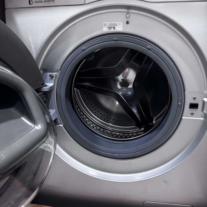 Продам. Машинка автомат.