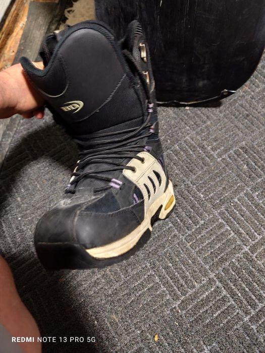 Срочно Продам Сноуборд с ботинками 42размера