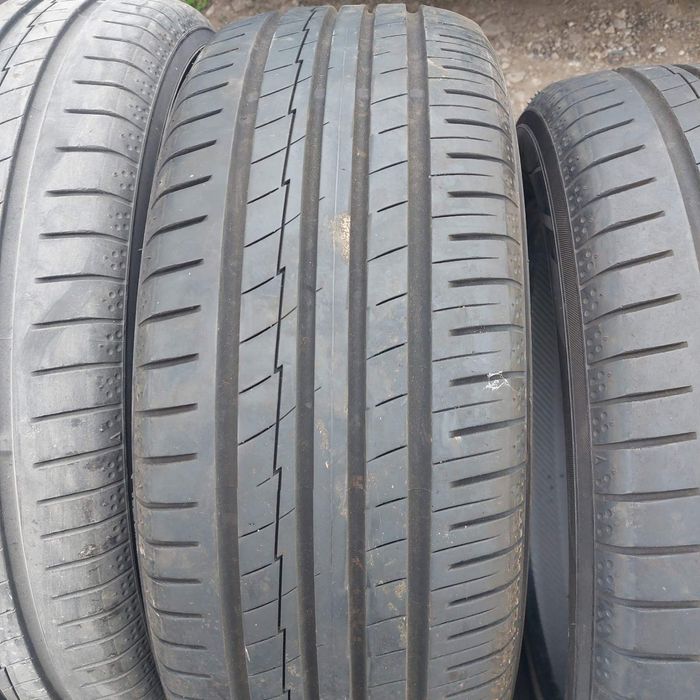 Гуми за автомобил