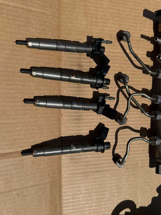Kit injectie injectoare rampa pompa inalte  BMW 2.5d biturbo cod 8514151  8514155  8514138