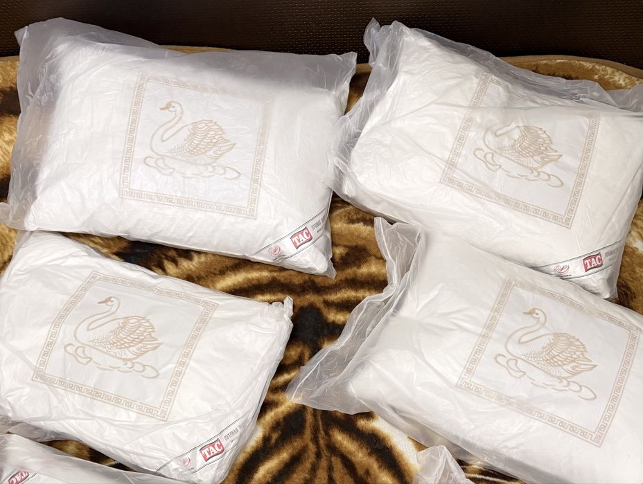 Подушки перьевые новые 50*70