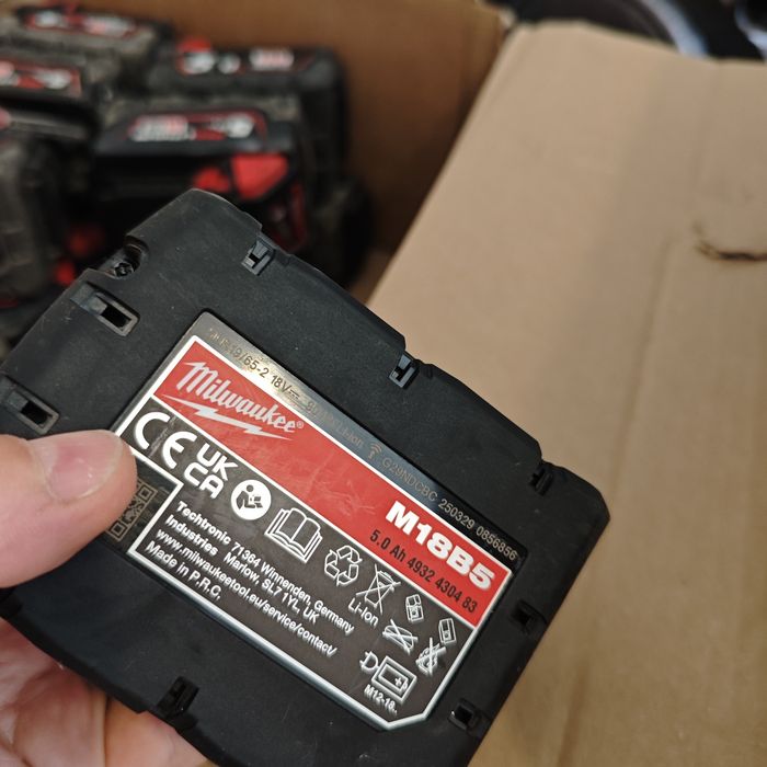 Milwaukee RED 5ah 18 v M18B5 5ач Батерия 18 волта M18