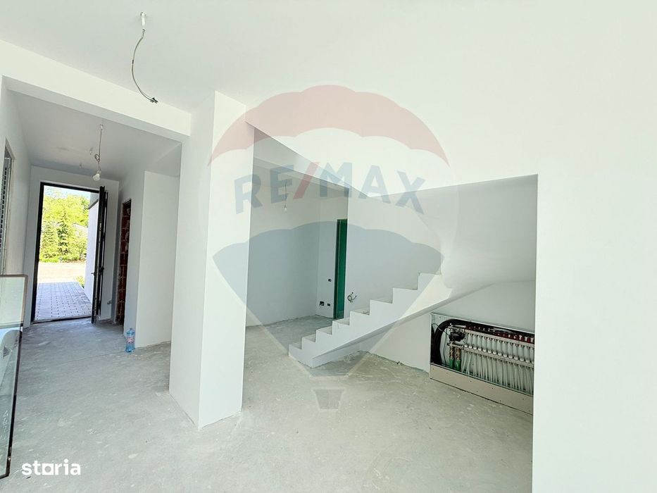 Vilă modernă de vânzare | 5 camere | Dumbrava Vlăsiei | Teren 750 mp