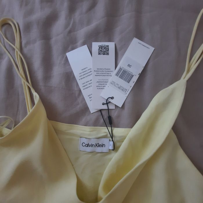 Нова рокля Calvin Klein 38ми номер