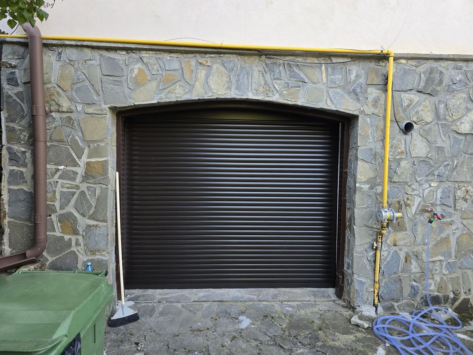 Usa garaj rulou din aluminiu