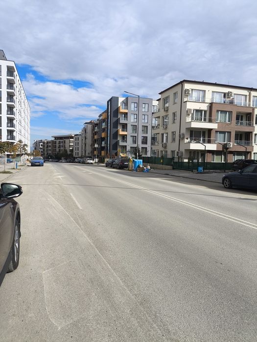 Гараж под наем Малинова долина