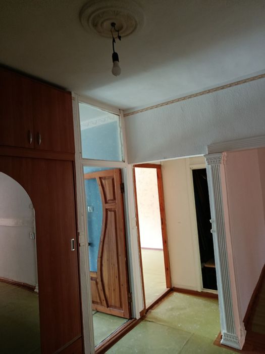 Продается  3х комнатная квартира в 10 микро районе