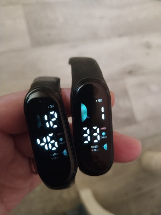 Просто часы электронные