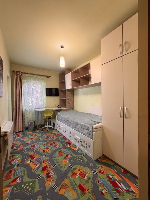 Apartament cu 3 camere de inchiriat in Racadau la et 1/4 cu loc de parcare inclus