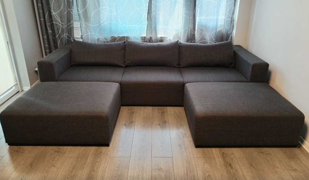 голям диван с 2 пуфа