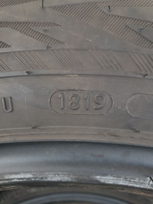 Зимни гуми 2 броя NOKIAN WR Suv4 235 55 R19 дот 1819