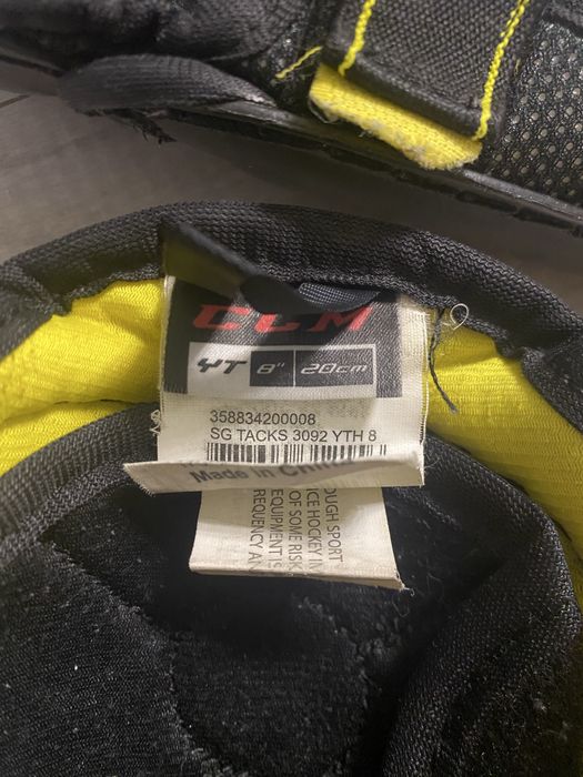 Продам Хоккейные щитки на ноги