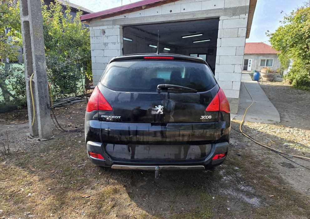 Vând Peugeot 3008