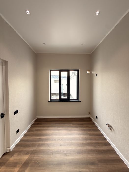 Дом 1.7 сот, 4 комнаты + холл, 2 санузла — центр Сергели