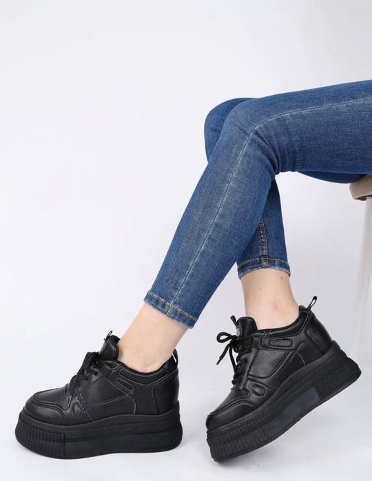 Кроссовки (ботинки) на платформе