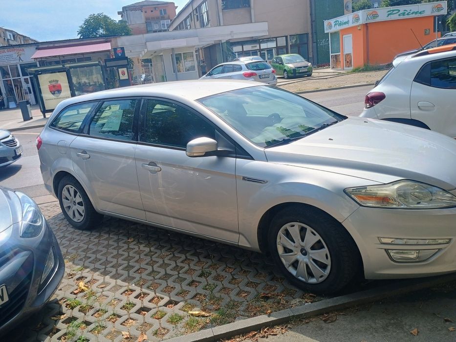 Vând Ford Mondeo