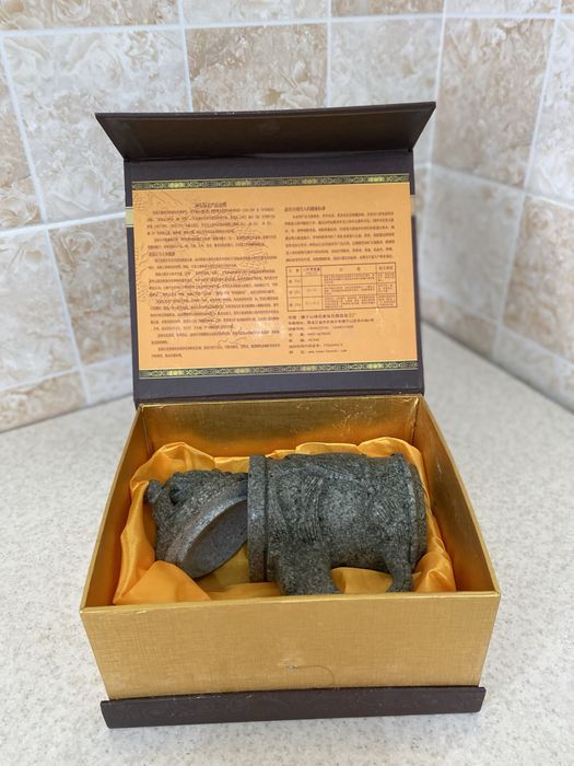 Сувенир . Из полудрагоценного  материала