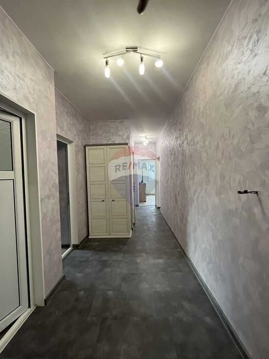 Продава се Тристаен апартамент в Варна, Младост 1 - 106 кв.м за 2076 €/кв.м - Снимка #7