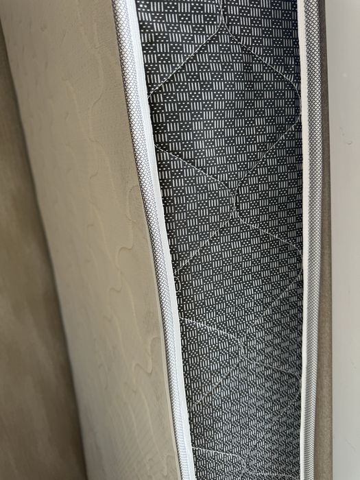 Продам матрас новый, пользовались 2 раза