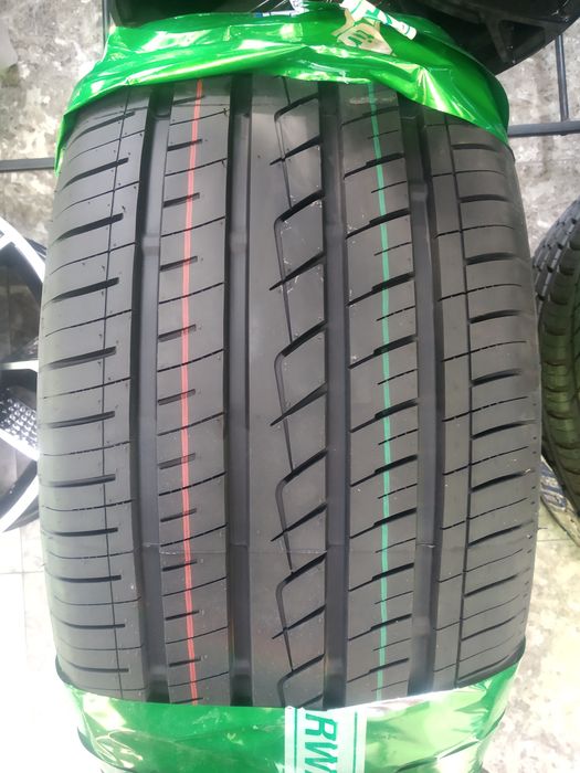 Bearway 275/35R20 2025