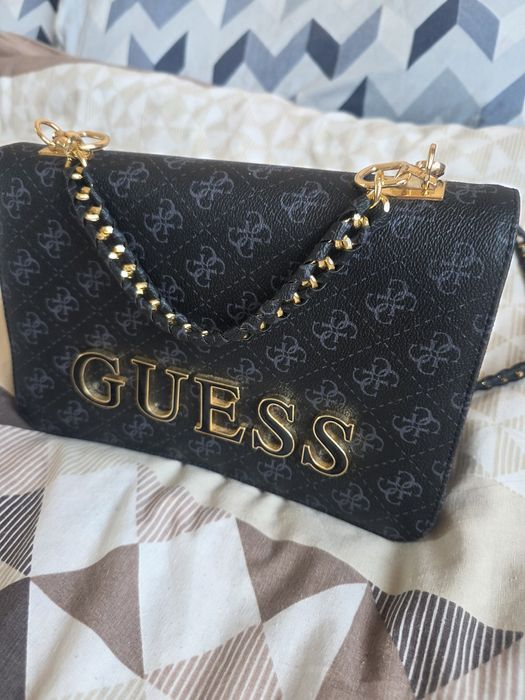 Данска чанта Guess