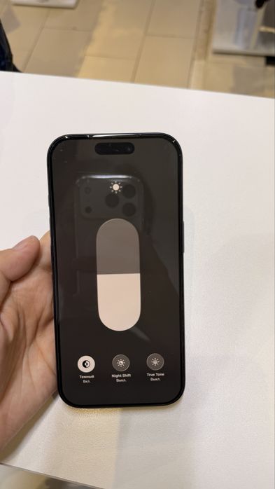 Продам Iphone 17 pro синий с гарантией
