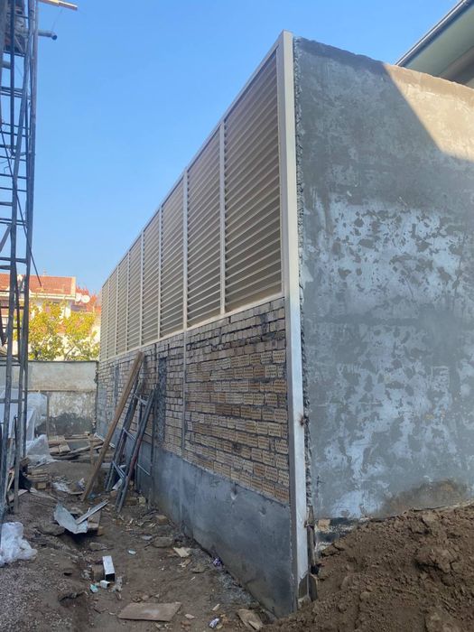 Жалюзи настенный